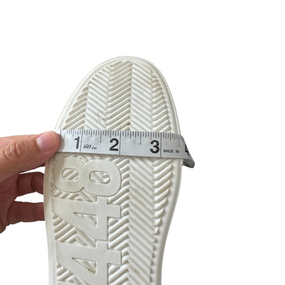 P448 Thea Platform Leather Sneaker - Picture 15 of 16